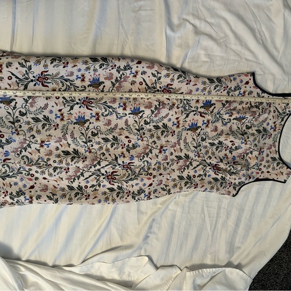 Embroidered dress from the NY&Co. Eva Mendez collection. Size medium. - Picture 4 of 4